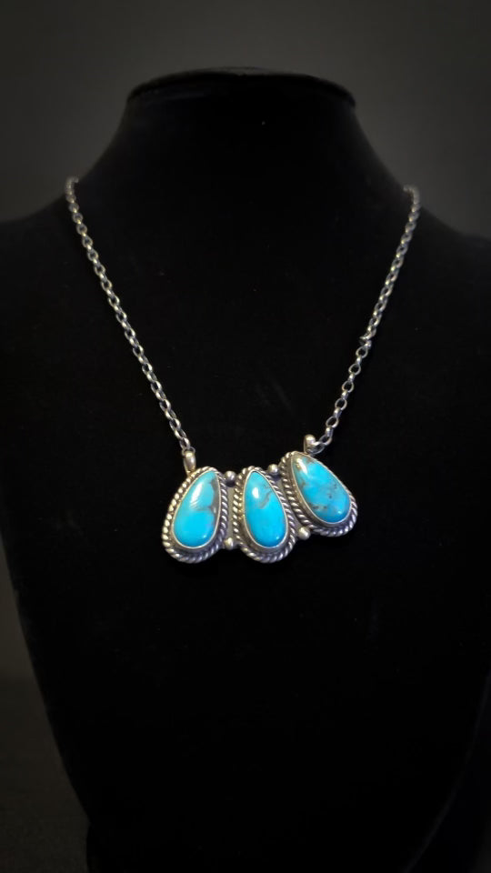 Navajo Handcrafted Kingman Turquoise Necklace $275